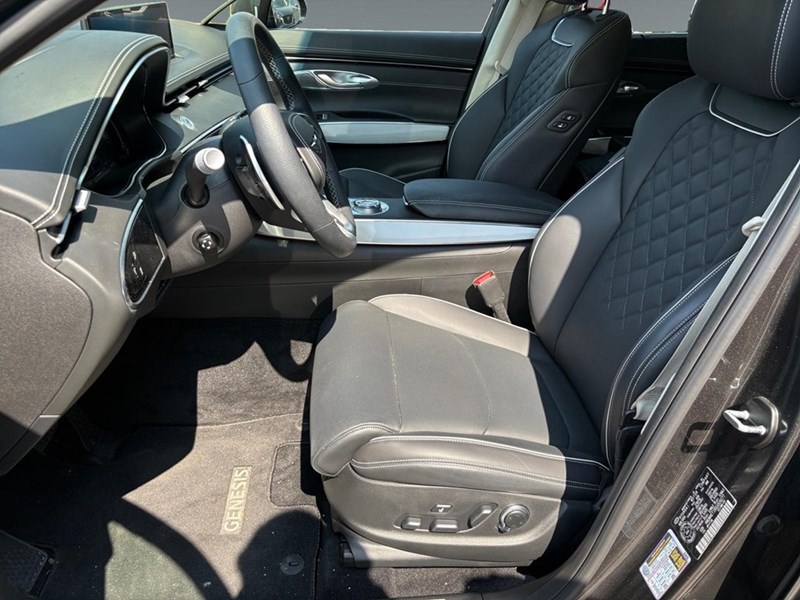 2025 Genesis Electrified GV70 Prestige