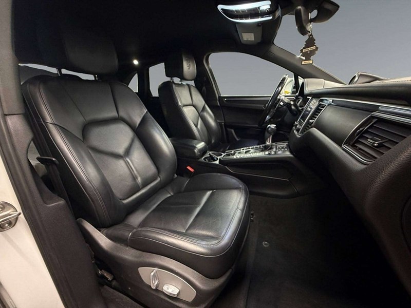 2018 Porsche Macan Sport Edition