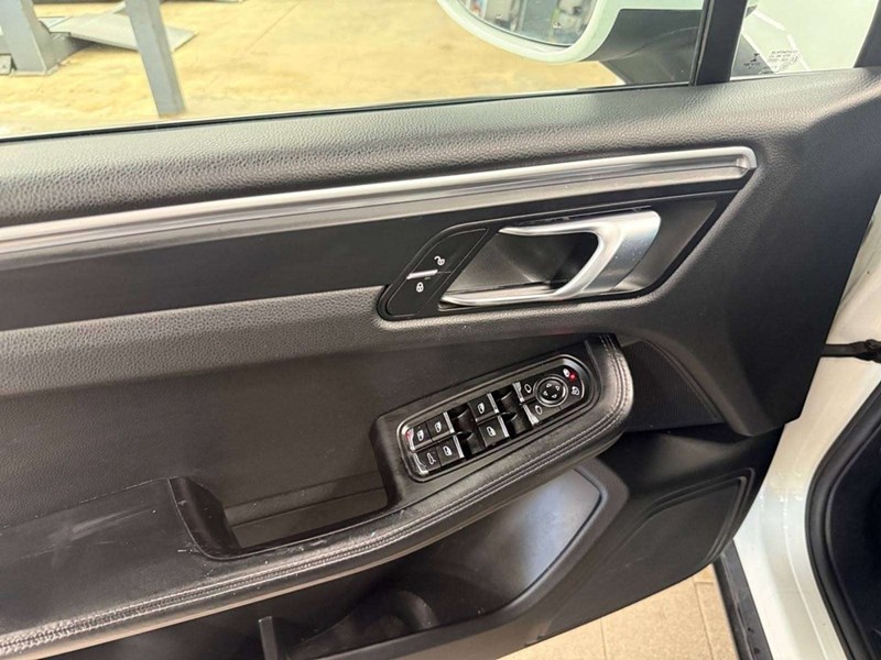 2018 Porsche Macan Sport Edition