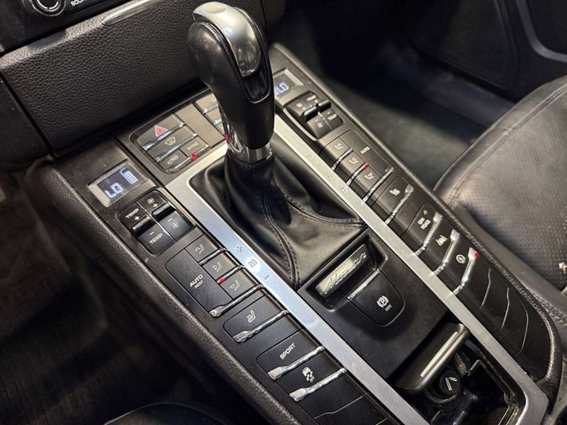 2018 Porsche Macan Sport Edition