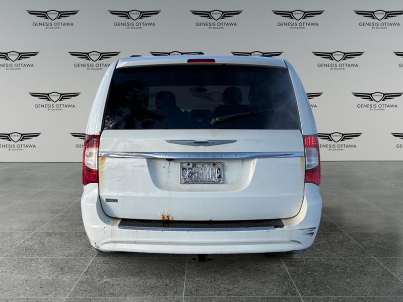 2013 Chrysler Town &amp; Country Touring
