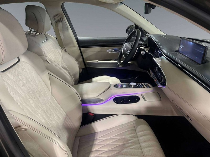2025 Genesis GV70 2.5T Prestige