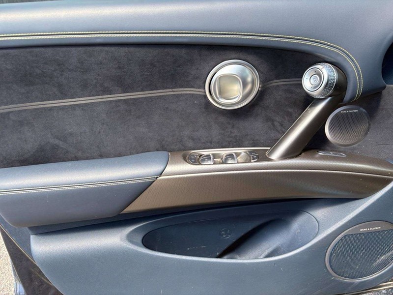 2023 Genesis GV60 Performance w/Navy Interior