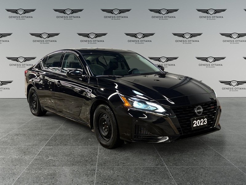 2023 Nissan Altima SR