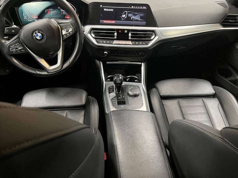 2019 BMW 330 i xDrive