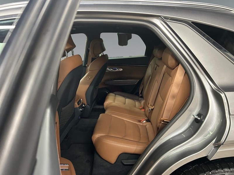 2022 Genesis GV70 2.5T Advanced