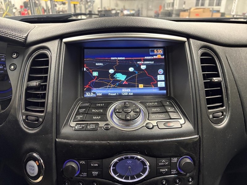 2015 INFINITI QX50 Base