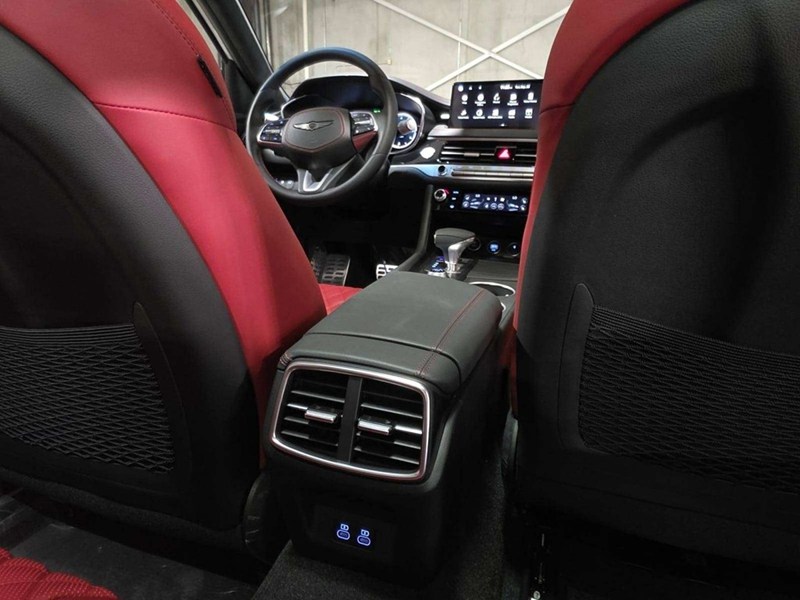 2026 Genesis G70 3.3T Sport