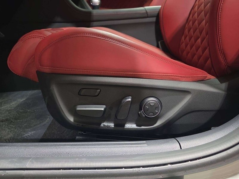 2026 Genesis G70 3.3T Sport
