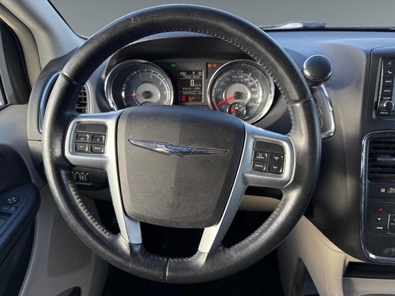 2013 Chrysler Town &amp; Country Touring