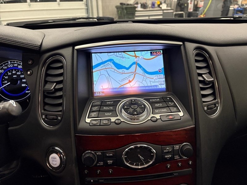 2017 INFINITI QX50 Base