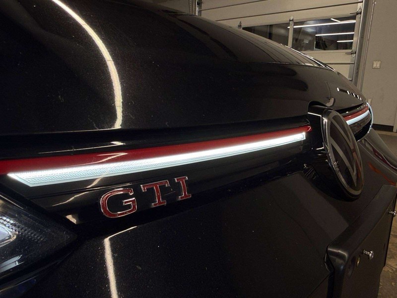 2023 Volkswagen Golf GTI Autobahn (DSG)