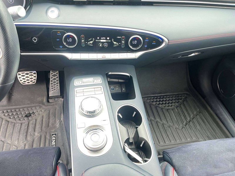 2022 Genesis GV70 2.5T Prestige