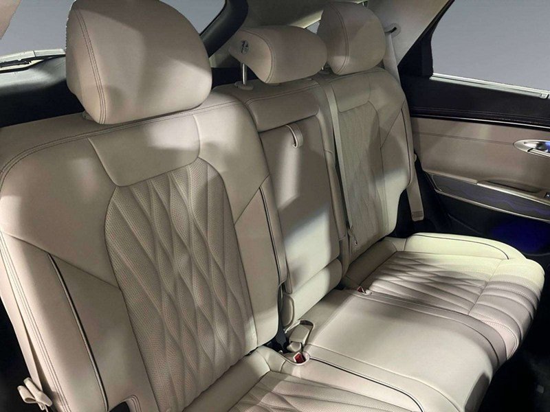 2025 Genesis GV70 2.5T Prestige