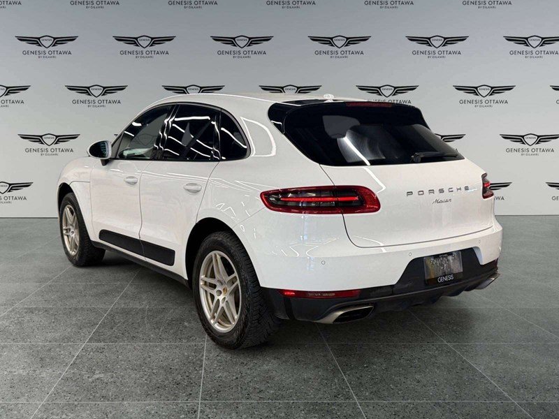 2018 Porsche Macan Sport Edition