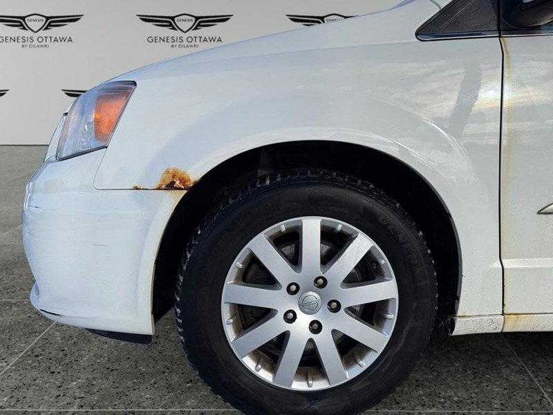 2013 Chrysler Town &amp; Country Touring