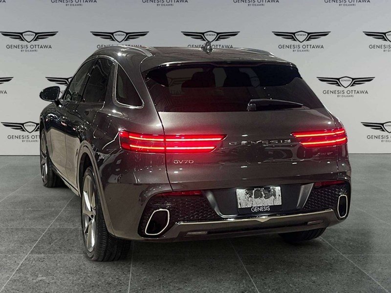 2025 Genesis GV70 2.5T Prestige
