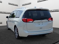 2019 Chrysler Pacifica Limited 2WD