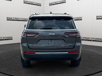 2022 Jeep Grand Cherokee L Laredo 4x4