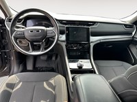 2022 Jeep Grand Cherokee L Laredo 4x4