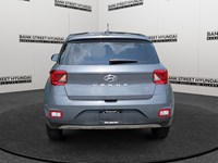 2024 Hyundai Venue Essential IVT
