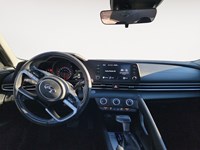 2022 Hyundai Elantra Preferred IVT