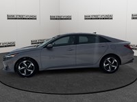 2023 Hyundai Elantra Luxury IVT