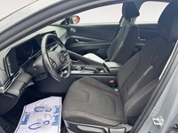 2022 Hyundai Elantra Preferred IVT