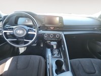 2024 Hyundai Elantra Preferred IVT