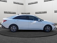 2024 Hyundai Elantra Essential IVT