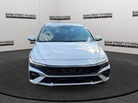 2025 Hyundai Elantra Luxury IVT