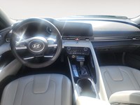 2025 Hyundai Elantra Luxury IVT w/Two-Tone Interior