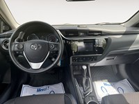 2017 Toyota Corolla 4dr Sdn CVT SE