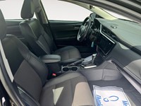 2017 Toyota Corolla 4dr Sdn CVT SE