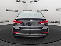 2017 Hyundai Elantra 4dr Sdn Auto LE