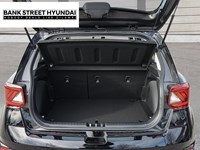 2025 Hyundai Venue Ultimate IVT w/Black Interior