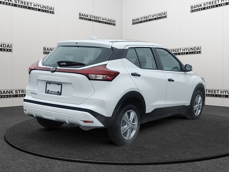 2024 Nissan Kicks S FWD