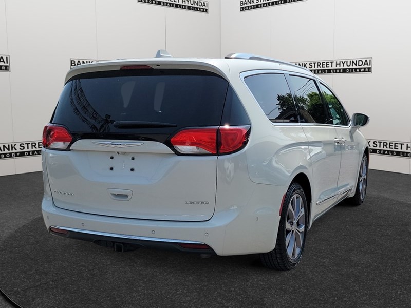2019 Chrysler Pacifica Limited 2WD