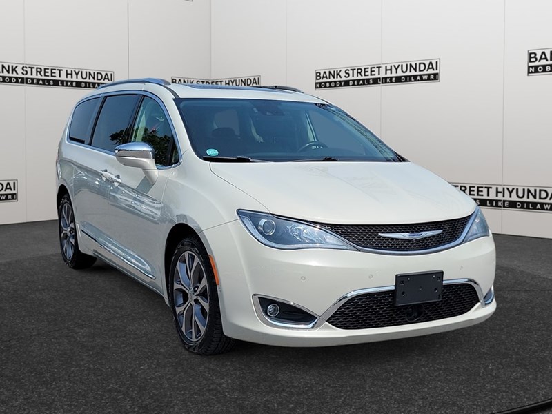2019 Chrysler Pacifica Limited 2WD