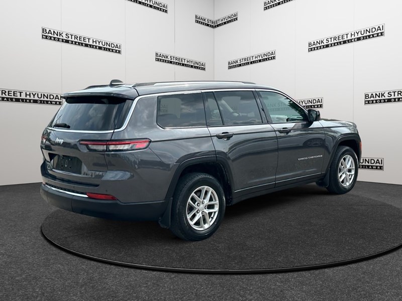 2022 Jeep Grand Cherokee L Laredo 4x4