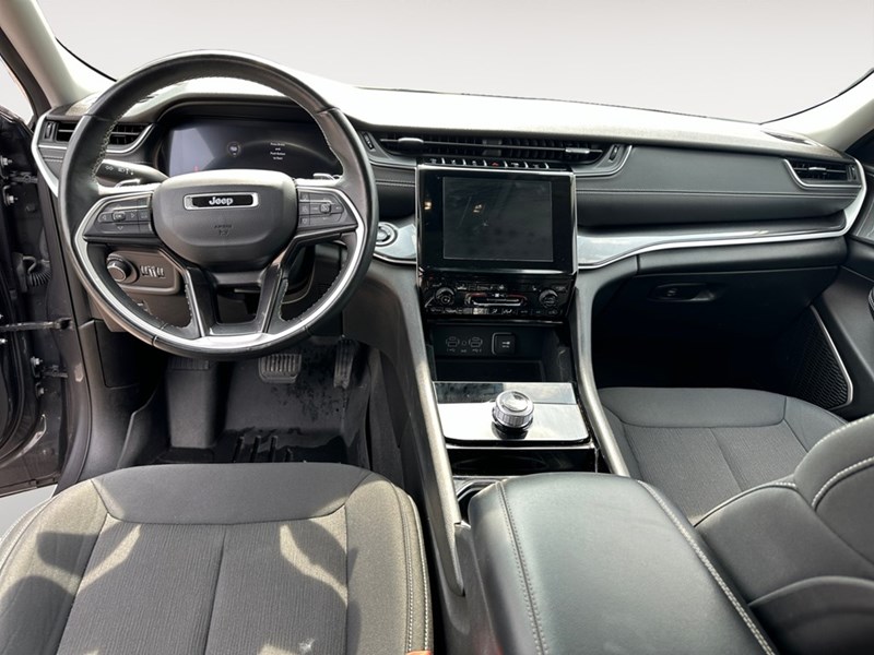 2022 Jeep Grand Cherokee L Laredo 4x4