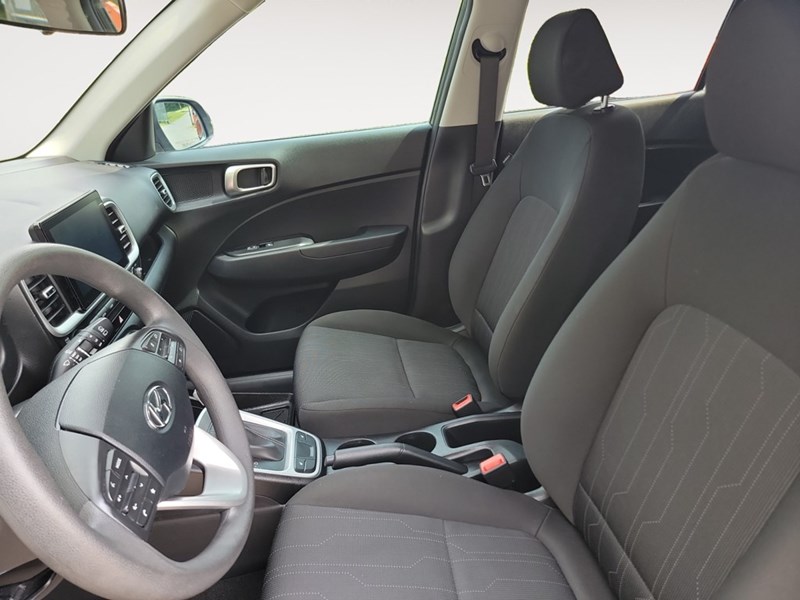 2024 Hyundai Venue Essential IVT