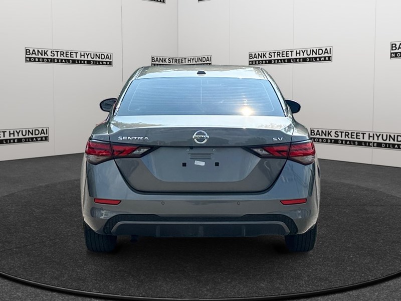 2023 Nissan Sentra SV CVT