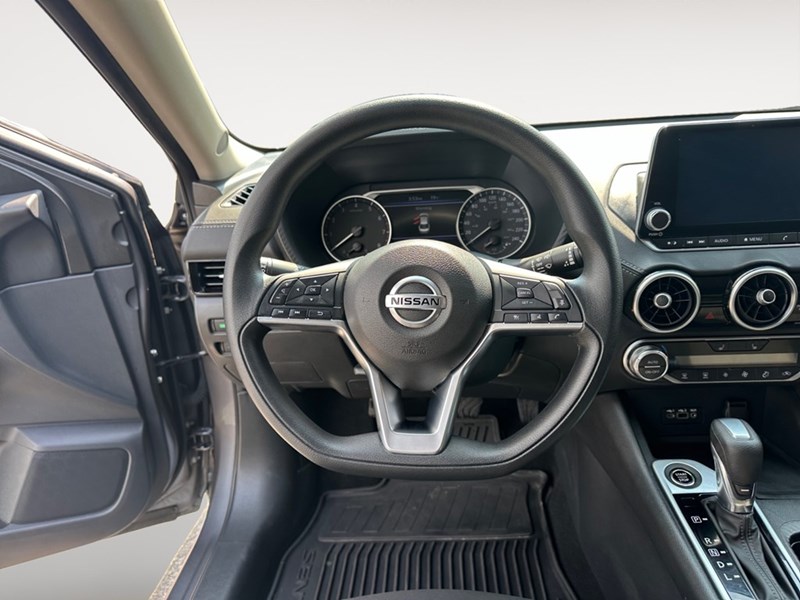 2023 Nissan Sentra SV CVT