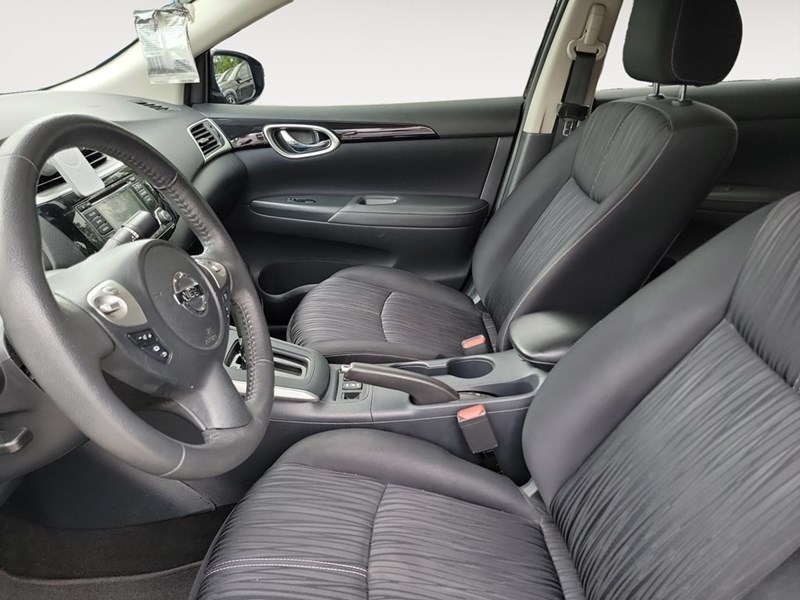 2017 Nissan Sentra 4dr Sdn CVT SV
