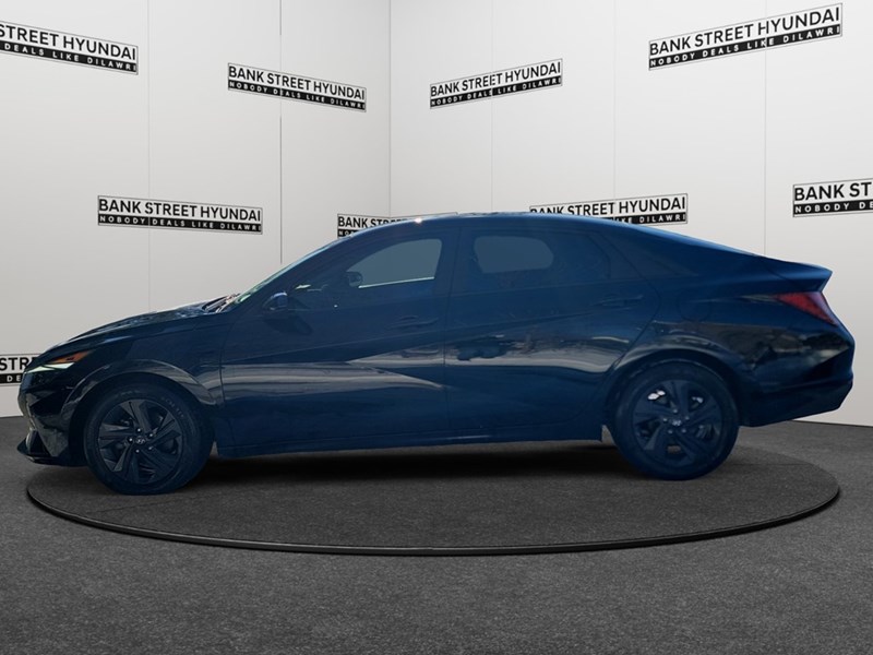 2022 Hyundai Elantra Preferred IVT