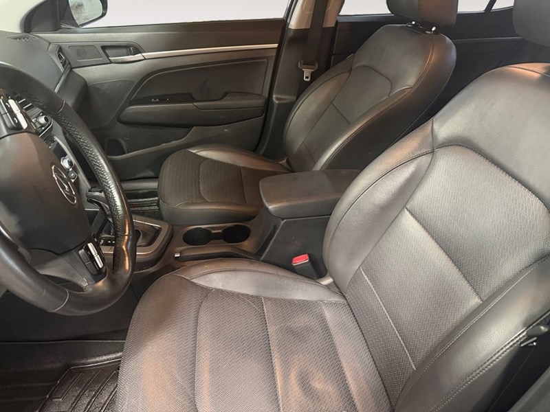 2020 Hyundai Elantra Luxury IVT