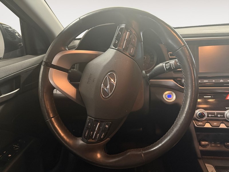 2020 Hyundai Elantra Luxury IVT