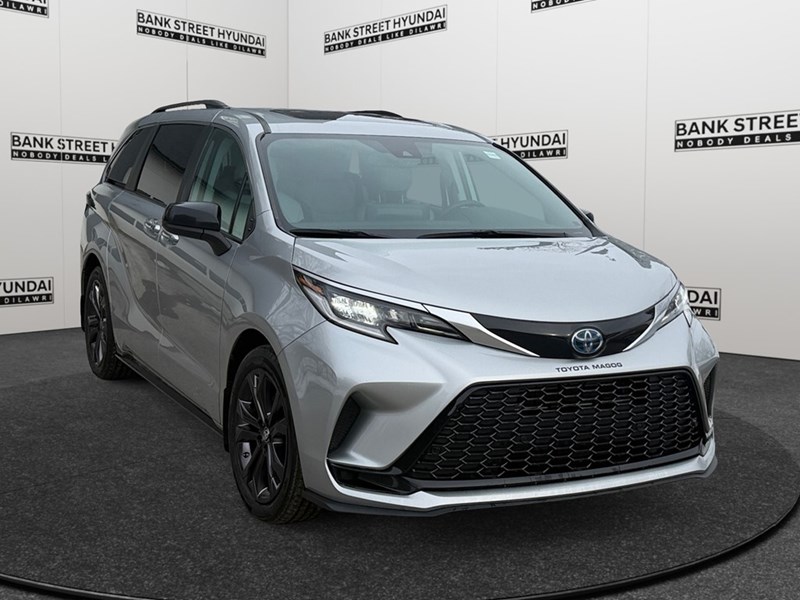 2023 Toyota Sienna XSE 7-Passenger FWD