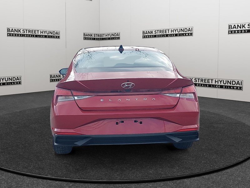2022 Hyundai Elantra Preferred IVT w/Sun & Tech Package